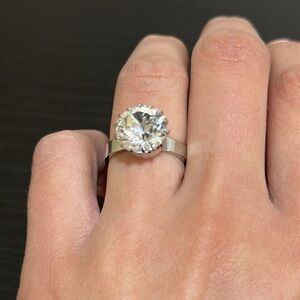 Silver round diamond ring Size 6
